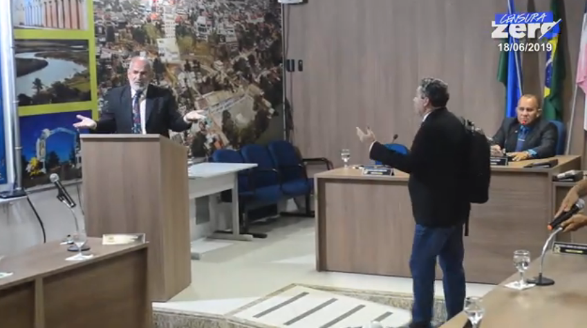 Amaro e Carlos Alberto trocam acusações sobre nomeações após críticas da oposição a Daniel