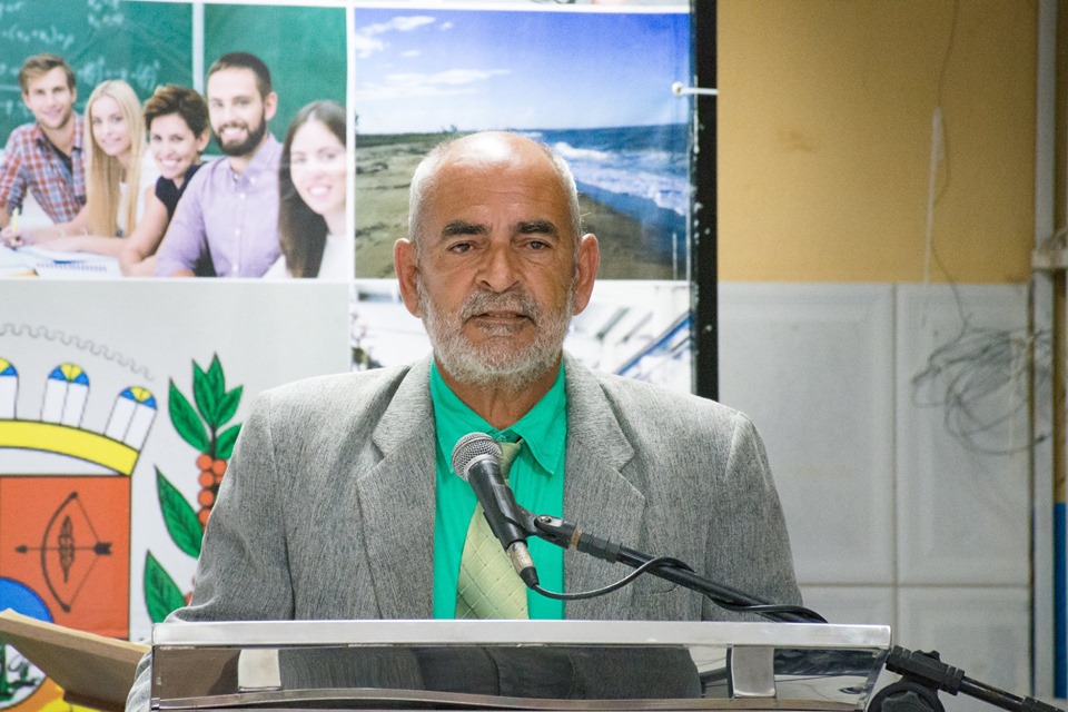 Carlos Alberto volta a denunciar pagamento atrasado do transporte escolar e falta de remédios em São Mateus