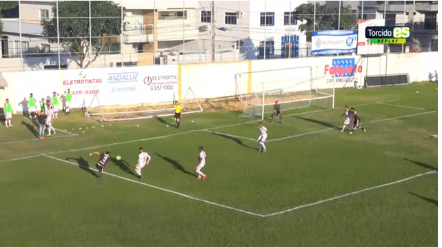 Rael, do Serra, marca golaço em toque mágico contra o Vilavelhense, pela Copa ES