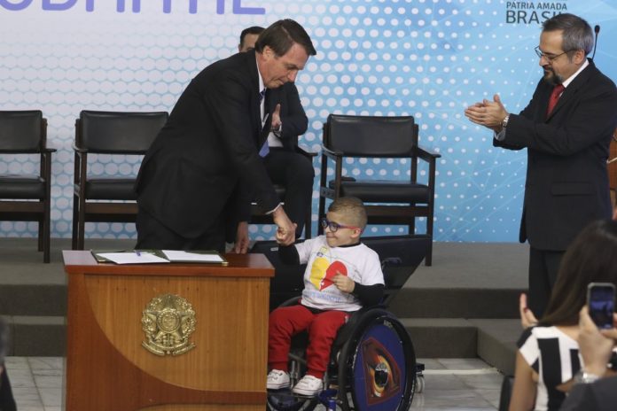 Bolsonaro e carteira estudantil digital 1