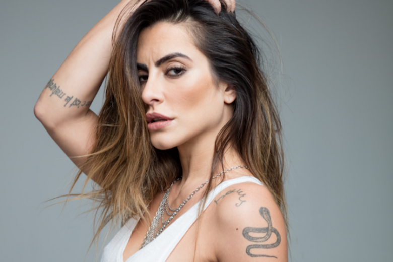 Cleo Pires publica foto empinando o bumbum e sensualizando
