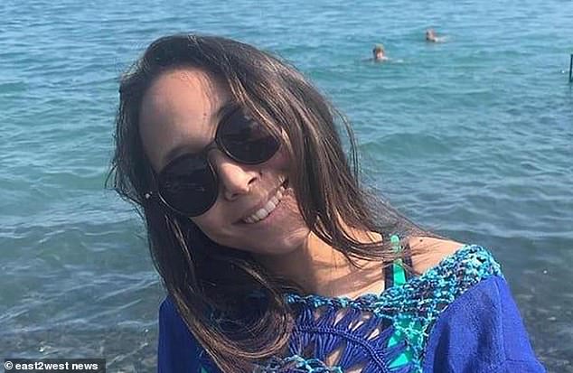 Menina morre enquanto dormia após celular explodir no travesseiro