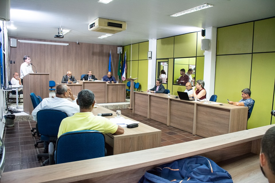 Carlos Alberto relembra, na Câmara, a causa principal de médicos recusarem trabalho na Prefeitura de São Mateus
