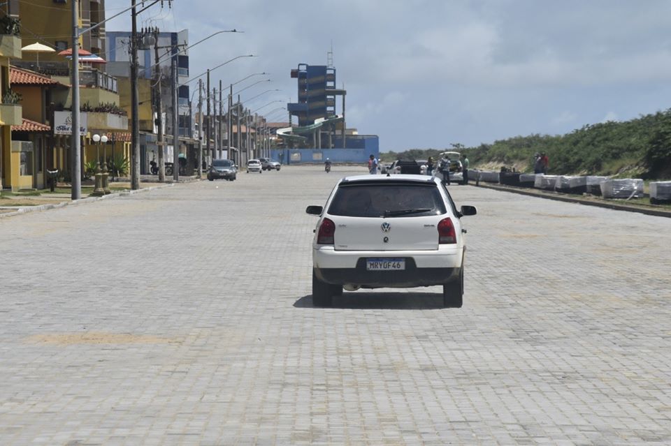 Prefeitura de São Mateus anuncia conclusão do calçamento da ‘avenida da folia’, em Guriri