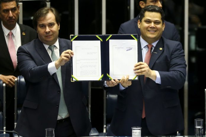 Congresso promulga reforma da Previdência 1