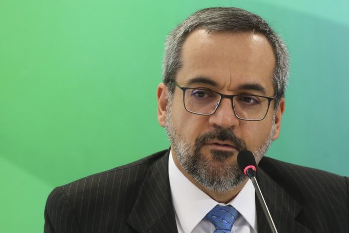 Ministro Abraham Weintraub 1
