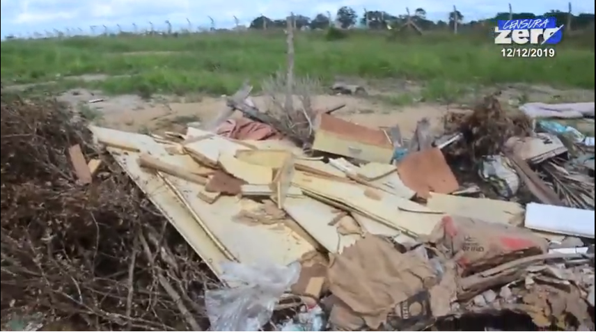 PERIFERIA ABANDONADA – Estrada entre Aviação e Hospital Roberto Silvares vira lixão em São Mateus; veja o vídeo!