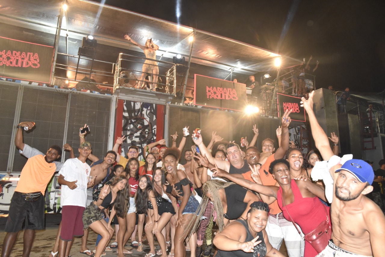 RÉVEILLON 2020 – Pancanejo, Long Dong e Chocolate & Cia agitam noite de sábado (28/12) em Guriri