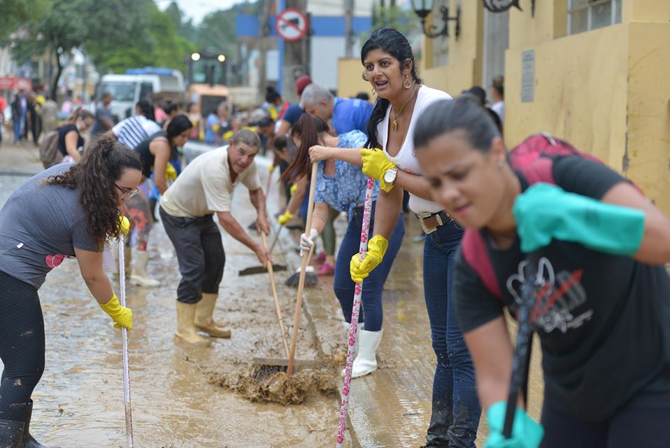 Casagrande enaltece voluntários do mutirão solidário em Iconha: ‘Foi um sucesso, muito obrigado!’