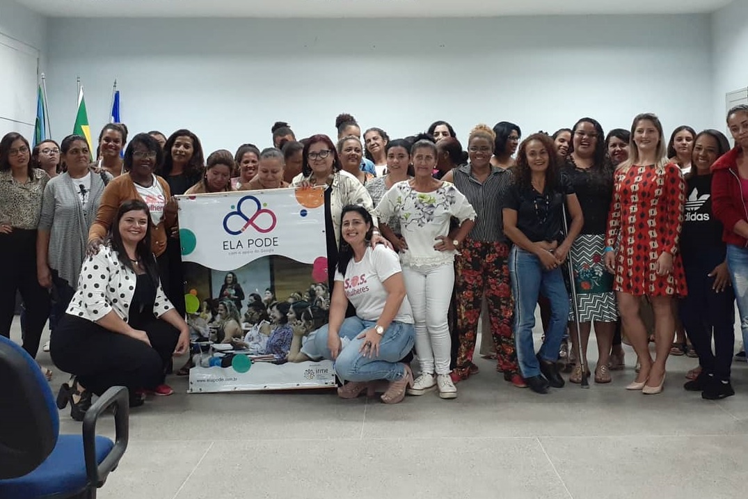 VÍDEO – Com workshop, Preta dá início a capacitações do programa ‘Ela Pode’ em São Mateus, apoiada por Jaqueline Moraes