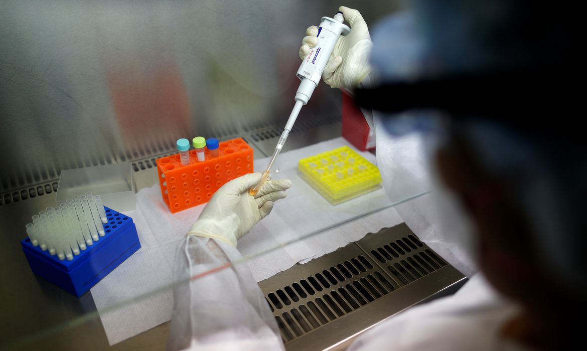 Em 24 horas, Brasil tem 3.300 novos casos e 189 mortes por covid-19; mais de 30 mil pessoas já se recuperaram da doença