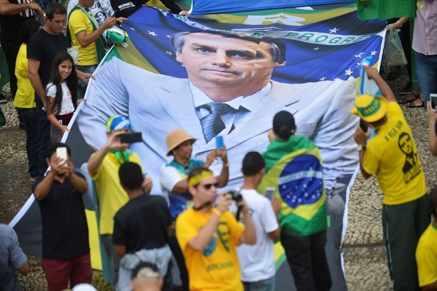 ENQUETE CZ – O comportamento do Presidente Bolsonaro estimula seguidores a atos de violência contra Jornalistas?