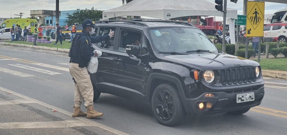 ES Solidário repassa doação de 250 máscaras laváveis para ação de conscientização em Pedro Canário