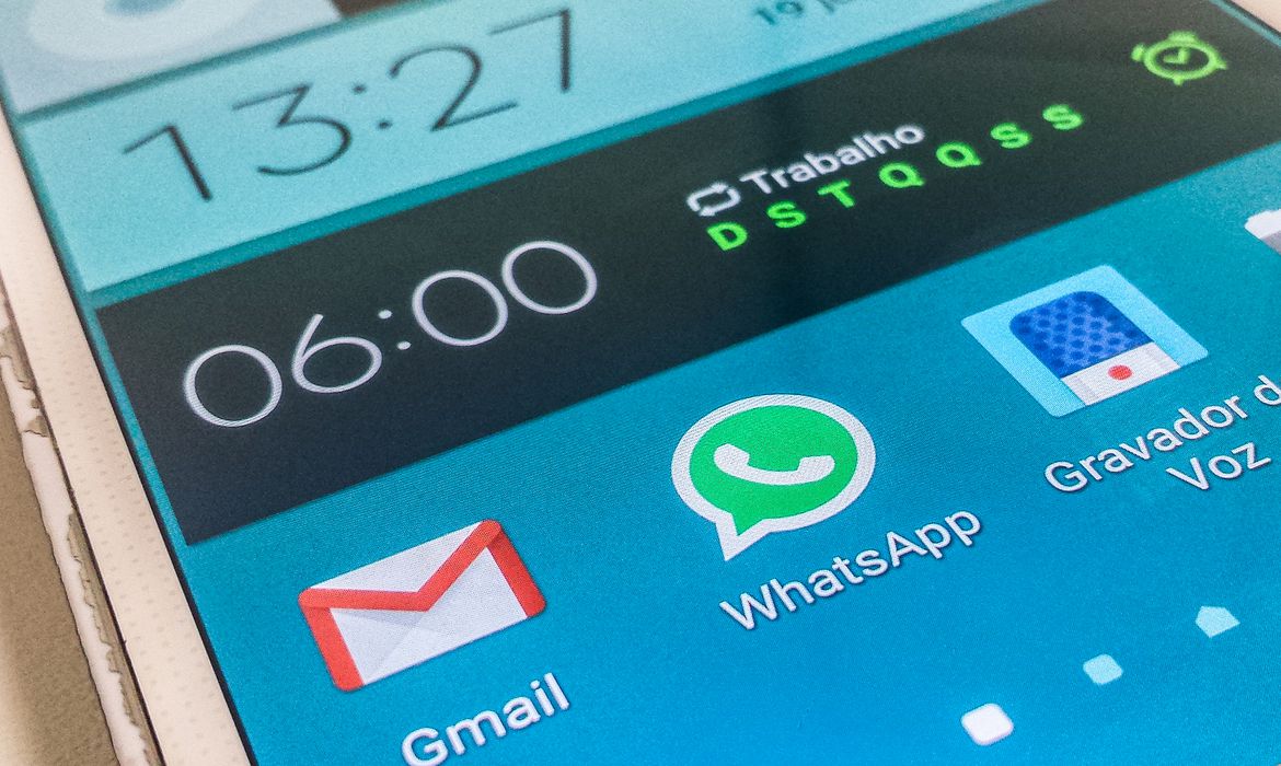 Especialistas alertam para impactos do serviço de pagamento do Whatsapp