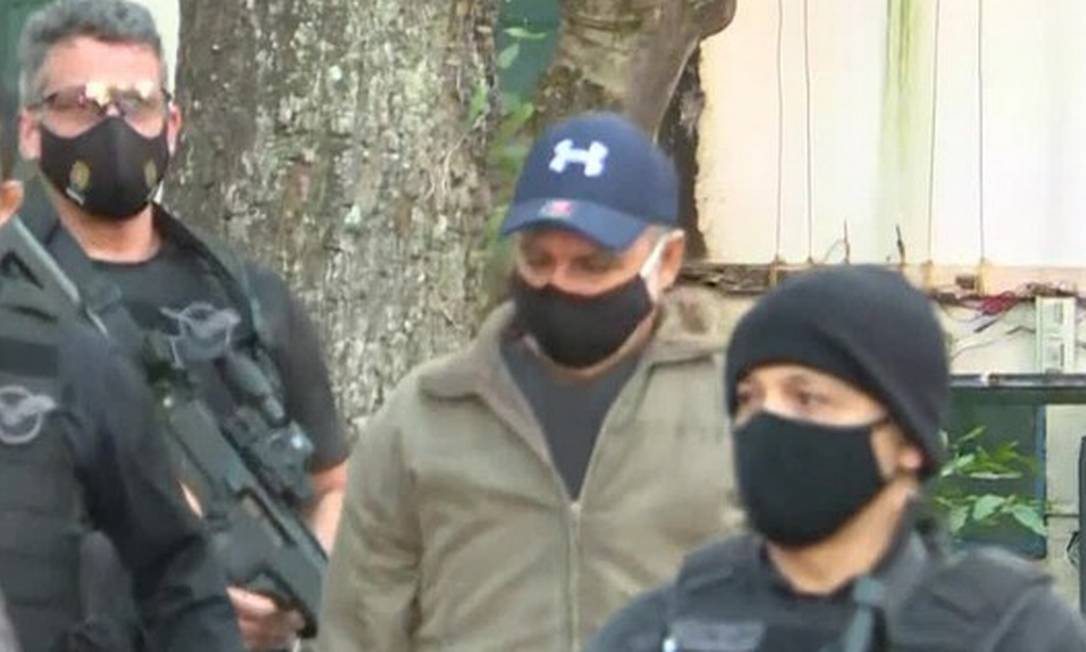 Prisão de Fabrício Queiroz e rachadinha. É crime?