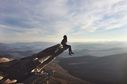 FATOS & VIDA – Entre a base e o topo da pirâmide da vida