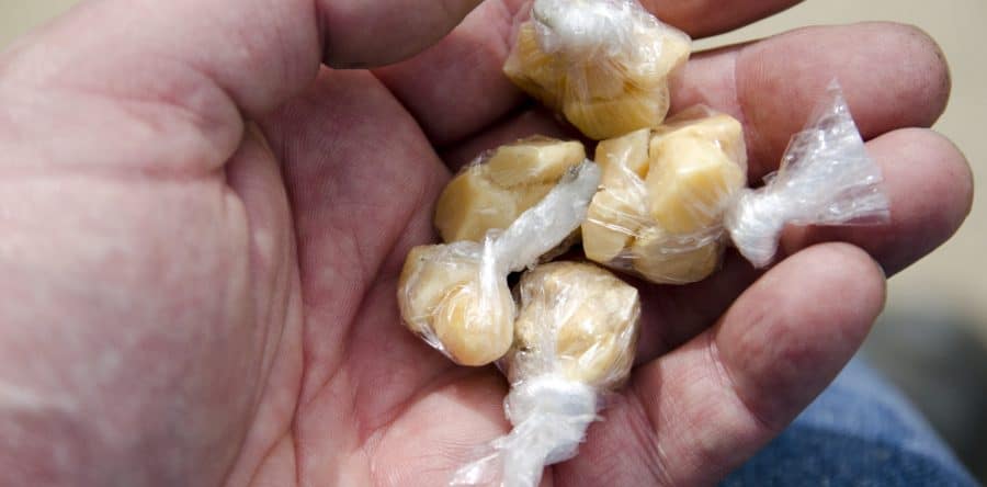 PM flagra tráfico de drogas e detém 3 suspeitos em São Mateus