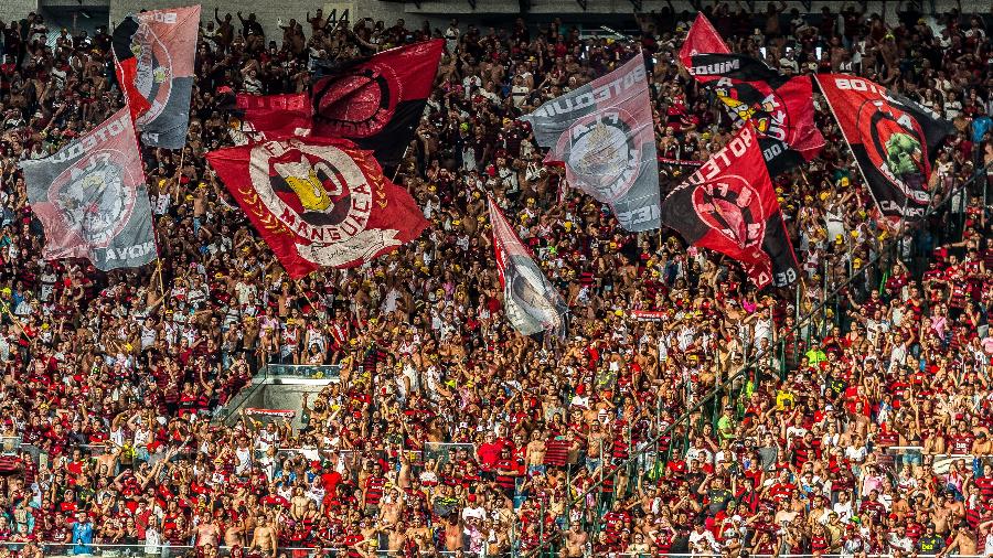 FLA TV – Torcida do Mengão protesta contra decisão da diretoria de cobrar R$ 10 para assistir semi contra Voltaço pelo MyCujoo: ‘Vergonha’; confira!