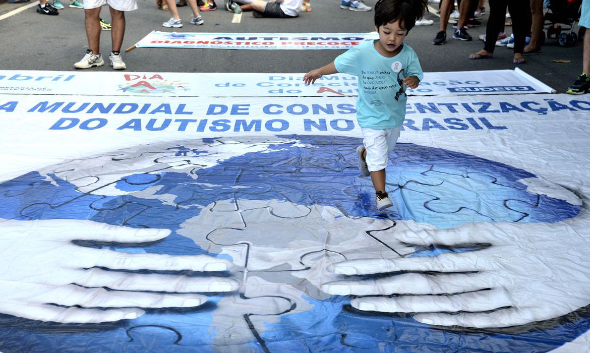Governo Federal lança cartilha para crianças com autismo