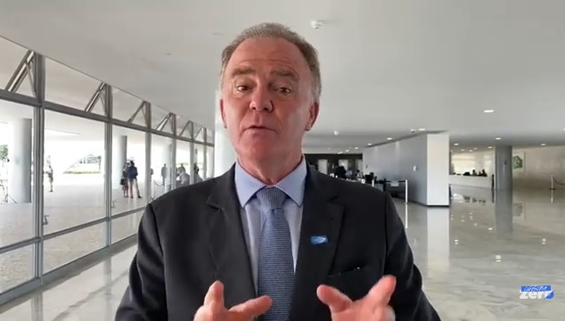 VÍDEO – Casagrande participa do lançamento do Plano Nacional de Imunização, em Brasília