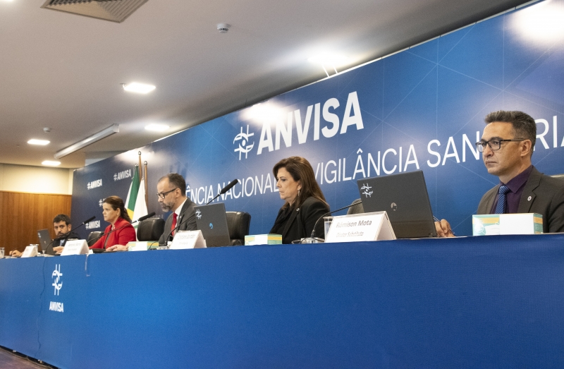 Anvisa autoriza por unanimidade uso emergencial das vacinas Coronovac e de Oxford contra a covid-19