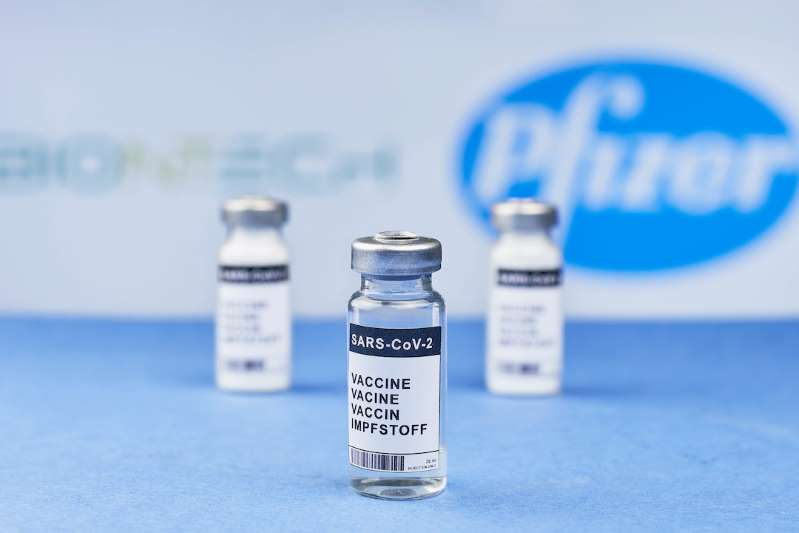 Vacina da Pfizer não tem relação com mortes, diz órgão europeu