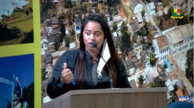 VÍDEO – Líder comunitária Greice Kelly apresenta denúncia grave envolvendo a Prefeitura de São Mateus e pede o apoio dos Vereadores
