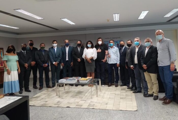 Vice-governadora recebe Prefeito e Vereadores de São Mateus em busca de soluções para questão hídrica