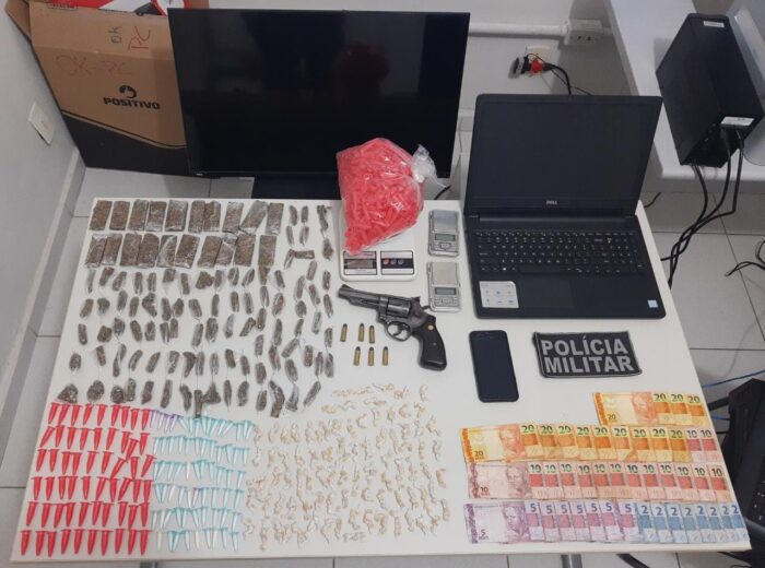 Em Guriri, PM é agredido ao prender traficante lutador com arma e grande quantidade de drogas