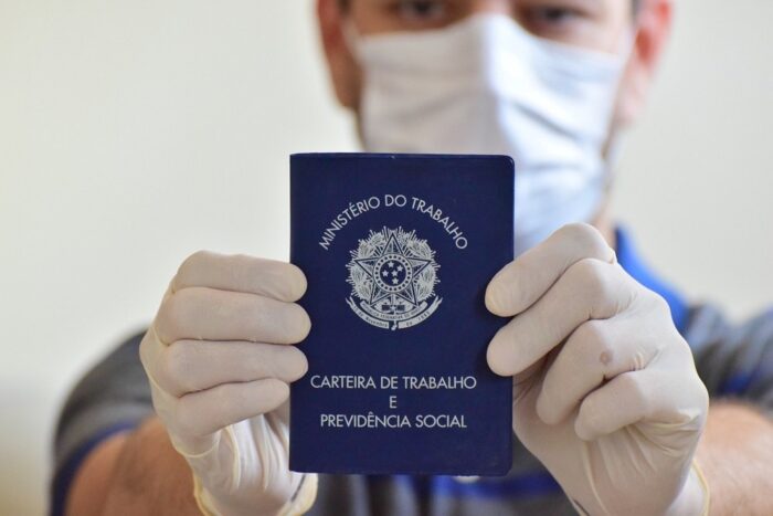 Pandemia levou desemprego a recorde em 20 estados, diz IBGE