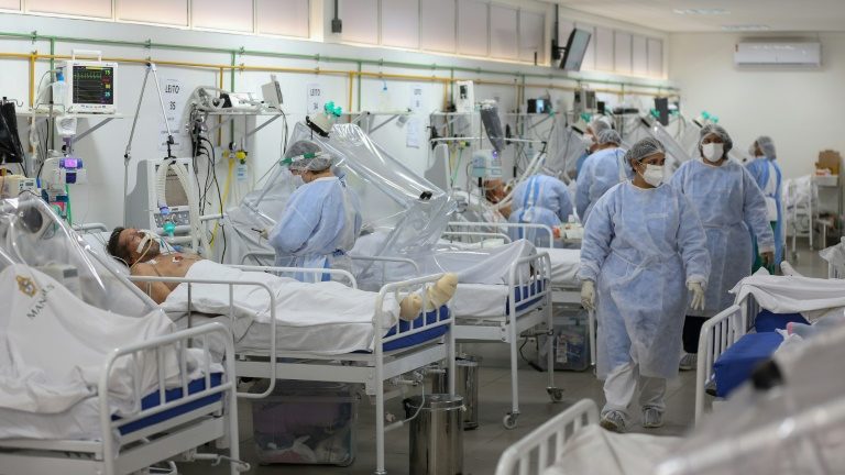 COVID-19 – Número de casos aumenta 6 vezes entre jovens e cenário é crítica em hospitais brasileiros