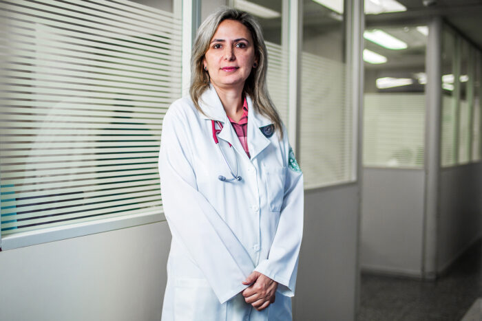 Bolsonaro conversa com Ludhmila Hajjar, possível nova ministra da Saúde; Pazuello nega pedido para sair