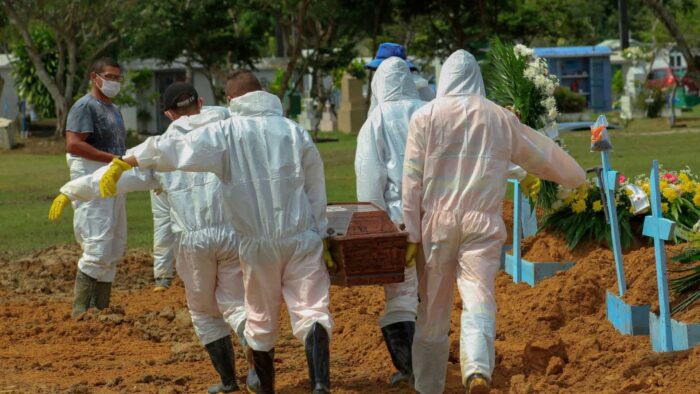 Brasil bate recorde com 3.780 mortes por covid-19 em 24 horas