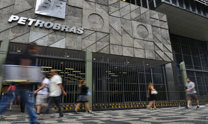 Novo aumento de preços da gasolina, diesel e gás nas refinarias