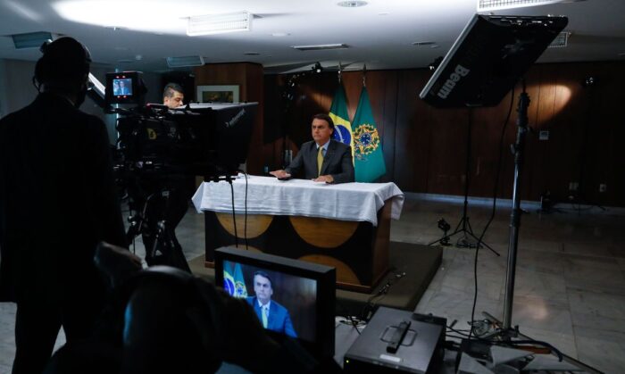 Bolsonaro diz que Brasil será autossuficiente na produção de vacinas; em pronunciamento, presidente afirma “ações desde o início da pandemia”