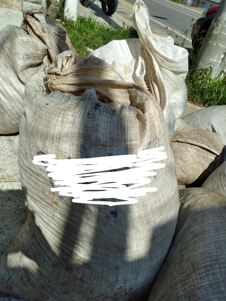 PM aborda suspeito e recupera 6 sacos de pimenta-do-reino furtada em São Mateus