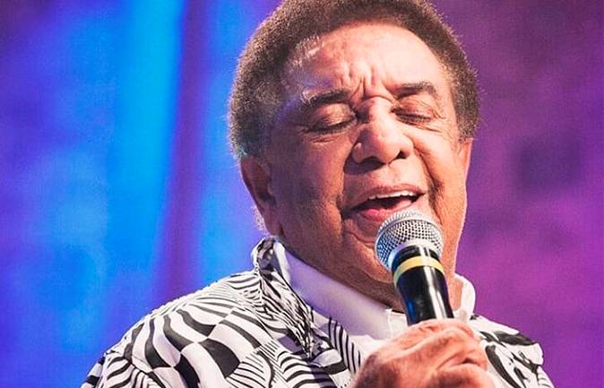 Morre cantor Agnaldo Timóteo, de 84 anos, vítima da covid-19