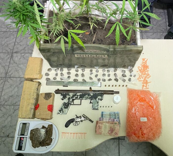 Suspeito de tráfico é preso com submetralhadora em São Mateus