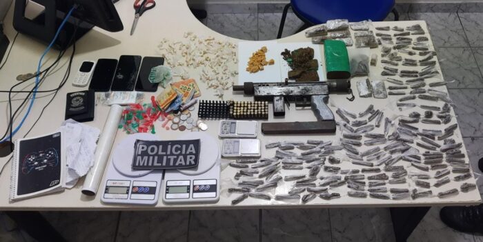 PM prende dupla com submetralhadora e drogas em Guriri
