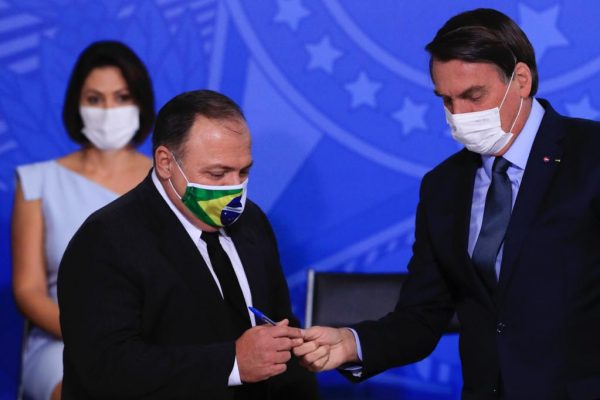 Pazuello atribui a Bolsonaro decisão de não intervir na crise do oxigênio no Amazonas