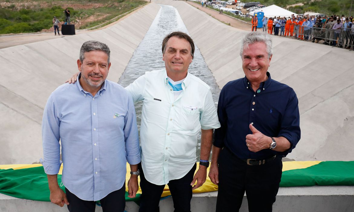 Bolsonaro inaugura trecho da transposição do Rio São Francisco