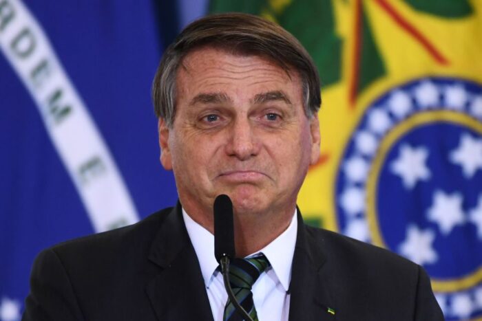 Bolsonaro prepara decreto, considerado ilegal, para limitar redes sociais