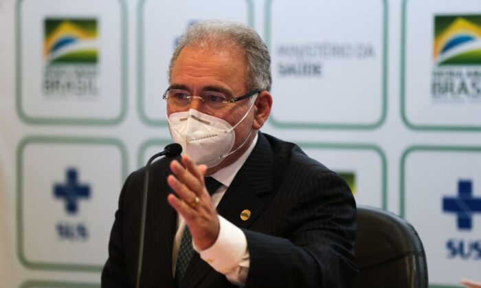 Ministro Queiroga diz que 160 milhões serão vacinados até dezembro no Brasil