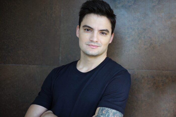 Felipe Neto construiu um império online que abala Bolsonaro, diz biografia