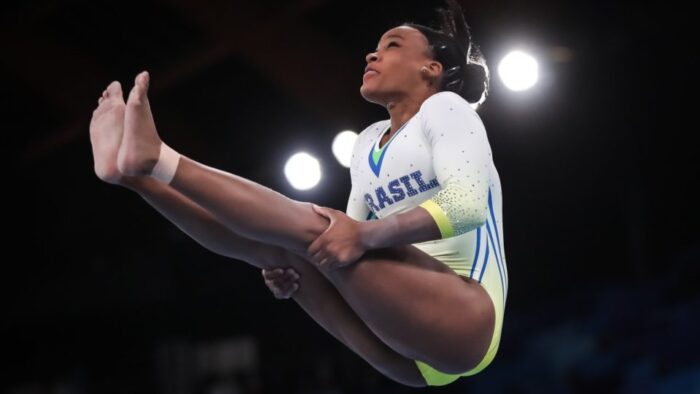 Sem Biles, Rebeca faz final na ginástica com mais chances ainda de ouro olímpico