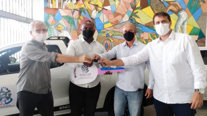 CONCEIÇÃO DA BARRA – André da Rádio comemora veículo para Agricultura, resultado de pedido ao secretário estadual Paulo Foletto