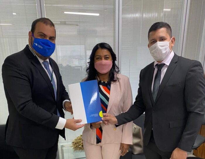 Em viagem oficial, vice-prefeita Edna Furtado leva demandas de Cariacica ao ministro da Saúde, Marcelo Queiroga