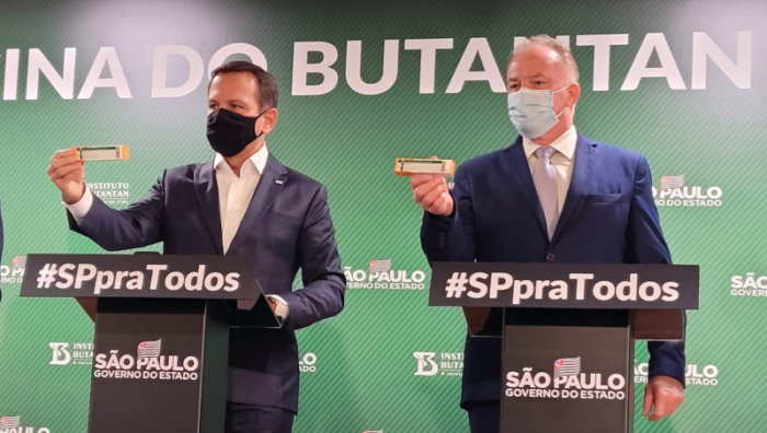 Ato simbólico marca entrega de mais doses da Coronavac adquiridas pelo Governo do ES