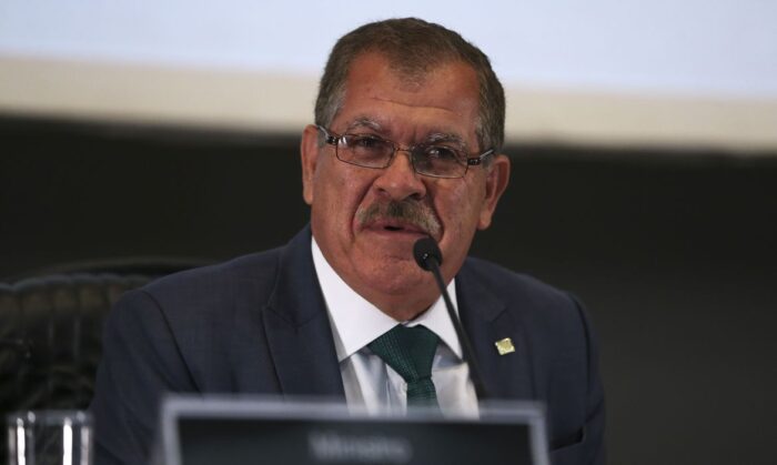 STJ: Servidor de tribunal tem que comprovar vacina contra covid-19