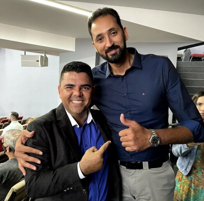 Pré-candidato a deputado federal, Devanir Ferreira participa de fórum social sobre política e liberdade de expressão